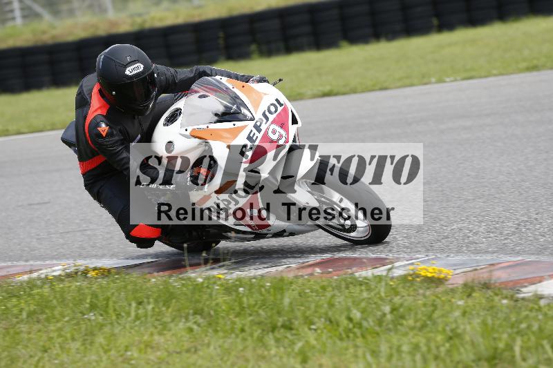 /Archiv-2024/29 12.06.2024 MOTO.CH Track Day ADR/Gruppe gelb/9